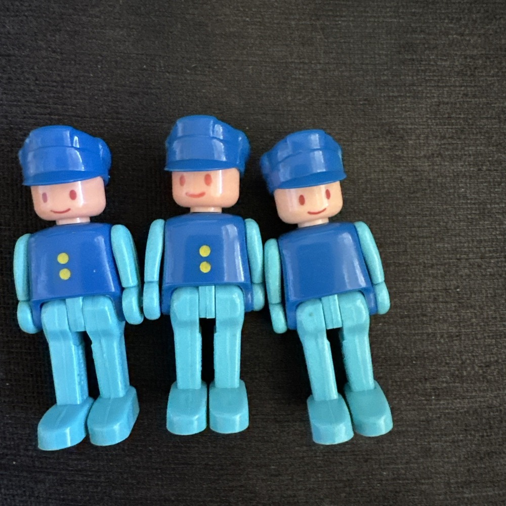 BRIO VINTAGE PLASTIC PEOPLE LOT OF 3  VGUC
